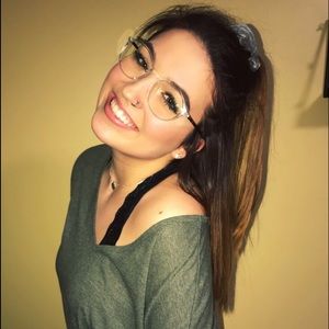 Meet your Posher, Maddie